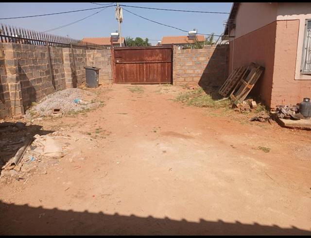 5 BEDROOM HOUSE FOR SALE IN LEHAE